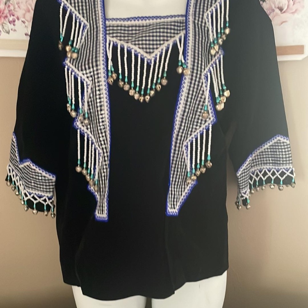 Traditional Hmong Clothing [Sev, Hat & Top Included] NO SKIRT is INCLUDED - Picture 12 of 12